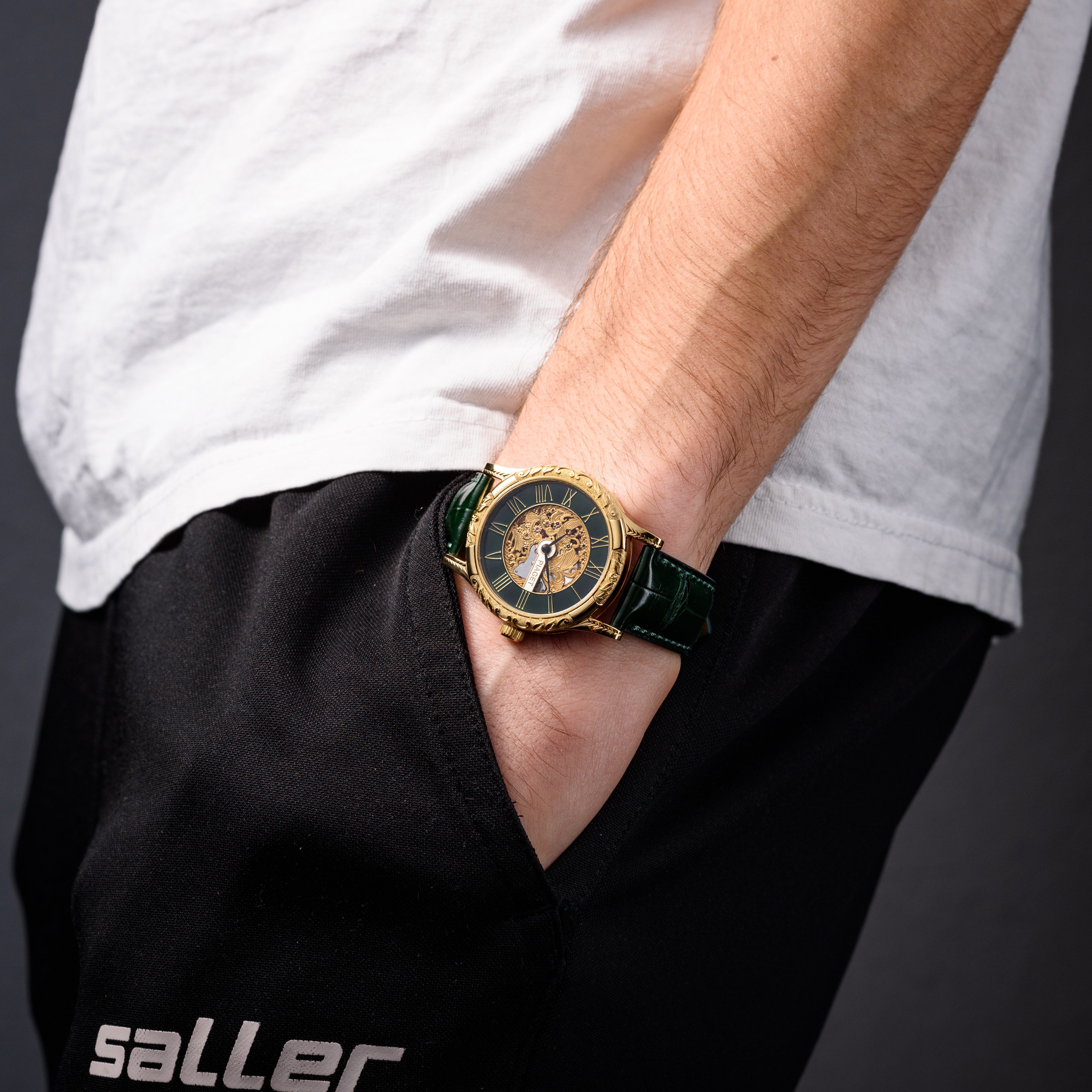 Mole. Gold Piaget Watch. Green Passion. Movement 1957s